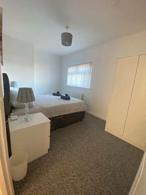 Modern Two Bed House Close To Centre