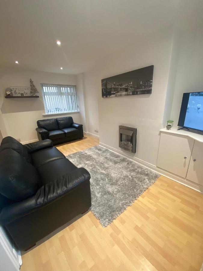 Modern Two Bed House Close To Centre